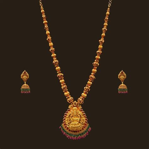 Images By Syamanoj On Gold Haram | Gold Necklace Designs Trendy Diy Jewelry, Gold Necklace Price, Temple Jewelry Necklace, Chain Jewellery, Gold Temple Jewellery, Gold Jewelry Outfits, Gold Jewelry Simple Necklace, Beautiful Gold Necklaces, Gold Necklace Indian