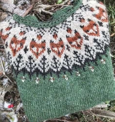 Icelandic Sweaters, Vintage Fox, Fox Head, Knitting Wool, Happy Chinese New Year, Knit Sleeve, Handmade Knitting, Green Sweater, Iceland