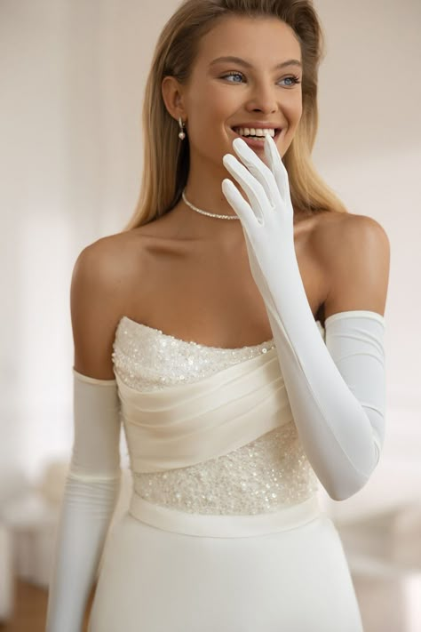 Wedding Dresses Gloves, Best Wedding Guest Dresses Classy, Wedding Dress With Gloves, Wedding Dress Gloves, Dresses Gloves, Gown Fitted, Queen Wedding Dress, Royal Train, 2024 Wedding Dresses