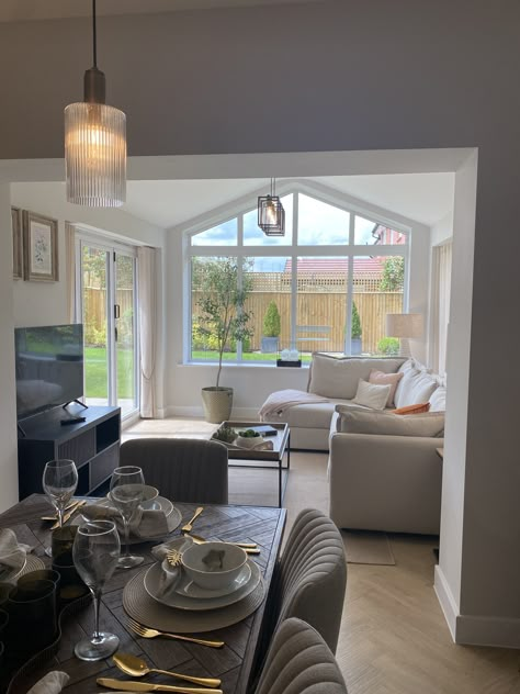 Kitchen Extension Dining Area, Orangery Dining Room Extension, Open Plan Kitchen Dining Conservatory, Extension Layout Ideas, Lounge And Dining Room Open Plan, Small Extension Ideas Rear, Knock Through Lounge Diner, Small Side Return Extension, Conservatory Upgrade