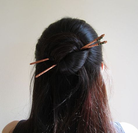 Hair sticks ~ half up bun Half Up Bun, Chopstick Hair, Bun Bun, Bun Hair, Penteado Cabelo Curto, Half Up Half Down Hair, Hair Reference, Half Up Hair, Hair Sticks