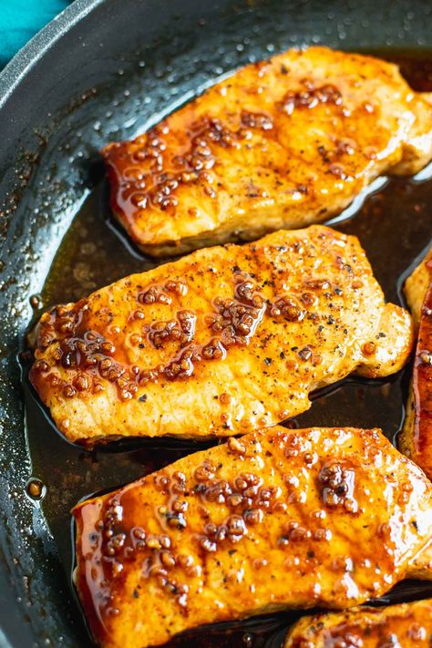 Nashville Hot Honey Glazed Pork Chops Honey Glazed Pork Chops, Honey Pork Chops, Healthy Pork Chops, Hot Honey Recipe, Peach Pork Chops, Boneless Pork Chop Recipes, Honey Pork, Air Fryer Pork Chops, Easy Pork Chops