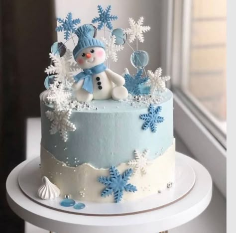 Snow Cake Design, Birthday Cake Winter Theme, Winter 1st Birthday Cake, Winter Wonderland Party Cake, Winter Themed Cakes Birthday, Winter Themed Birthday Cake, Winter Baby Shower Cakes Girl, Snowflake Cake Ideas, Winter Baby Shower Cake Boy