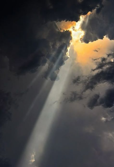 Akiane Kramarik, Cloud Formations, Brad Paisley, Foto Tips, Perfect Storm, Cloudy Sky, To Infinity And Beyond, Sky And Clouds, Beautiful Sky