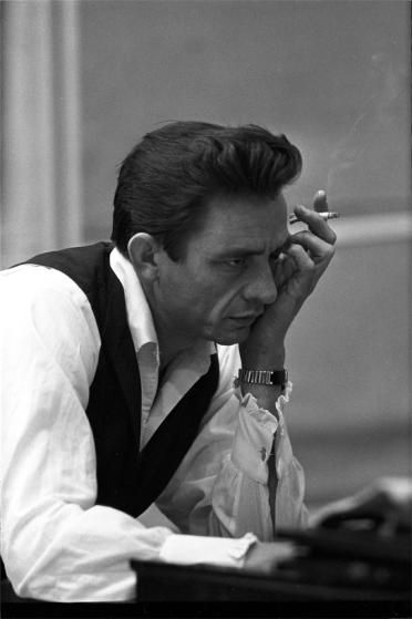 Recording in German, June 1965. Along with other songs for German audiences, Cash would release "I Walk the Line" as "Wer kennt den Weg." Johnny Cash Birthday, Johnny Cash Lyrics, Johnny Cash Tattoo, Johnny Cash Art, Johnny Cash Quotes, Johnny Cash Shirt, Johnny Cash And June Carter, Johnny Cash And June, Johnny Cash June Carter