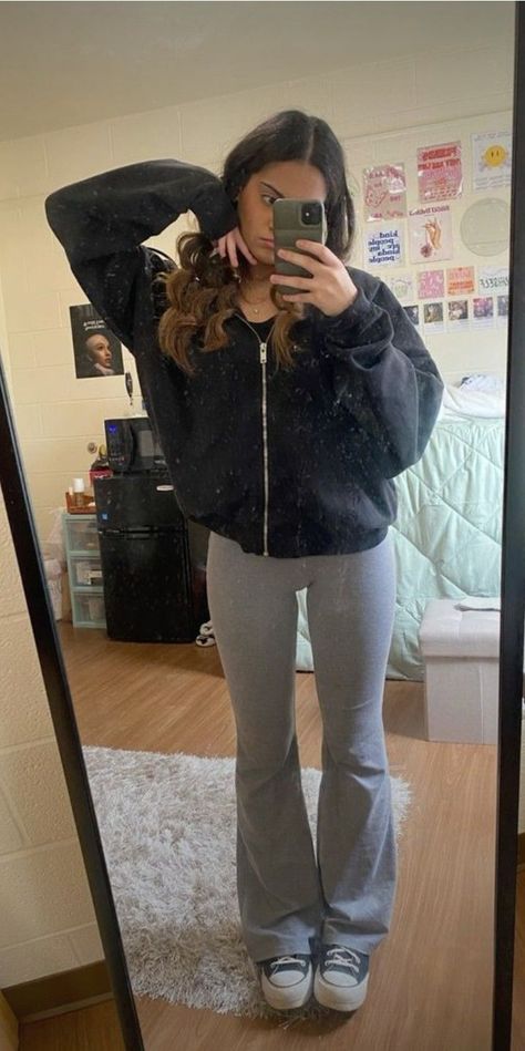 Outfits With Grey Leggings Flare, Leggings And A Sweater, Target Flare Leggings, Outfit With Grey Flared Leggings, How To Style Gray Flare Leggings, Fold Over Flare Leggings Outfit, Gray Flair Leggings Outfit, How To Style Grey Flared Leggings, Ribbed Flared Leggings Outfit