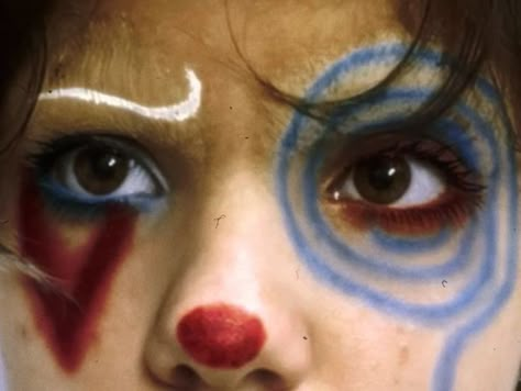 How To Clown Makeup, Sfx Makeup Aesthetic, Halloween Creative Makeup, Art The Clown Aesthetic, Silly Makeup Looks, Halloween Clown Makeup Aesthetic, Unique Clown Makeup, Messy Clown Makeup, Mexican Clown Makeup