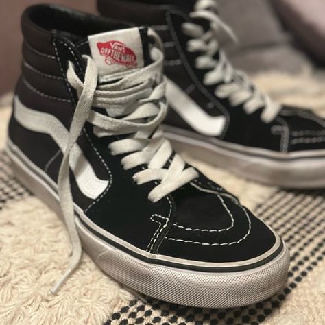 Black high top women’s vans Black High Top Vans, High Top Vans, Black High Tops, Sneakers Women, Vans Shop, Vans Sneakers, Womens Vans, Top Women, Vans Shoes