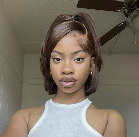 Short Brown Wigs For Black Women, Short Straight Hair Inspiration, Short Black Wigs For Black Women, Simple Wigs For Black Women, Short Straight Wig Hairstyles, Natural Black Hairstyles Straight, Styles To Do With Short Hair, Wig Short Hairstyles, Hairstyles On Short Hair Black Women