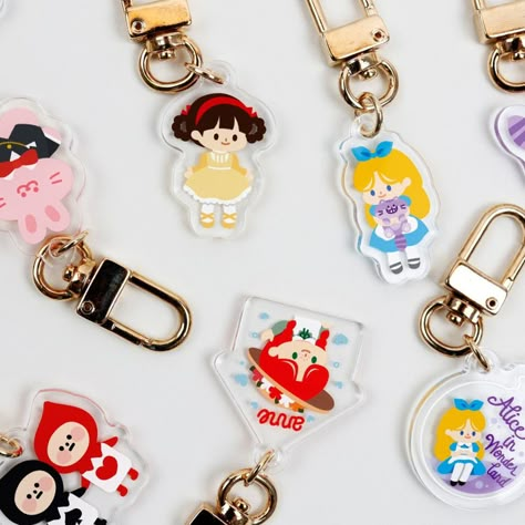 Bookfriends Alice and Anne acrylic keyring Acrylic Keyring Ideas, Cute Acrylic Keychains, Acrylic Keyring, Charm Ideas, Keychain Acrylic, Store Design Boutique, Cute Keychains, Keychain Ideas, Acrylic Pins