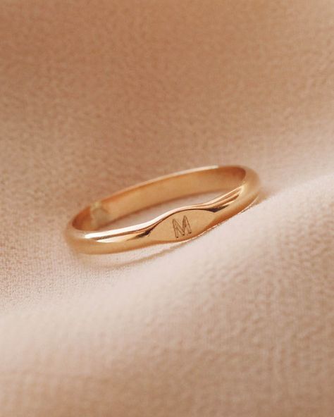 Engrave R1306 - Gold Filled — Priscilla Ma Engraved Signet Ring, Signet Ring Gold, Cute Promise Rings, Sister Rings, Hammered Gold Ring, Gold Initial Ring, Letter Jewelry, Future Engagement Rings, Hammered Ring