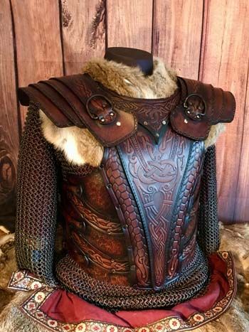 Battle Ready LARP/SCA Leather Armours at Black Raven Armoury – Black Raven Armoury Leather Armour, Diy En Cuir, Viking Armor, Diesel Punk, Leather Armor, Chest Piece, Fantasy Costumes, Fantasy Armor, Body Armor