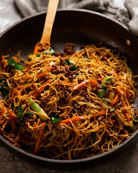 Asian Minced Beef, Chow Mein Recipe Tin Eats, Quick Minced Meat Recipes, Thai Chow Mein Recipe, Beef Lo Mein Recipe Chinese Food, Ground Beef Lo Mein Recipe, Slow Cooker Mongolian Ground Beef Chow Mein, Minced Beef Stir Fry, Mince Chow Mein Recipe