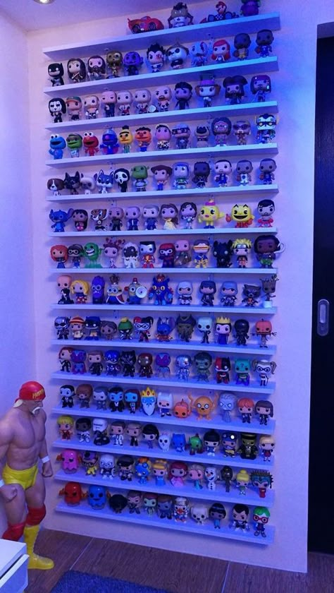 Wall Collection Display, Room With Funko Pop, Funky Pop Display, Funko Pop Wall Display Ideas, Displaying Funko Pops, Disney Funko Pop Display, Funko Pop Wall Display, Toys Display Ideas, Diy Funko Pop Display