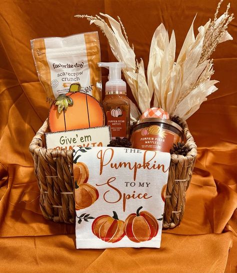 Diy Teacher Thanksgiving Gifts, Cozy Fall Basket Ideas, Fall Themed Basket Raffle, Fall Gift Basket Ideas For Dental Office, Thanksgiving Gift Baskets Ideas, Fall Theme Basket Ideas, Office Basket Ideas, November Gift Ideas, Friendsgiving Basket Ideas