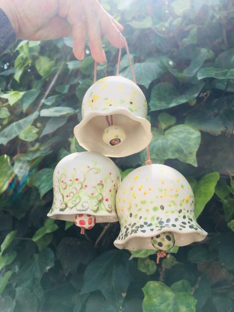 Ceramic Garden Bells, Ceramic Watering Bell, Ceramic Bells Handmade, Pottery Bells, Pinch Pot Ideas, Clay Bells, Ceramic Bells, Outdoor Pottery, Ceramic Pinch Pots