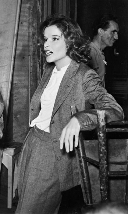 Katherine Hepburn Style, Kate Hepburn, Katherine Hepburn, Stage Door, Old Hollywood Movies, Barry Manilow, Hepburn Style, Katharine Hepburn, Old Hollywood Stars