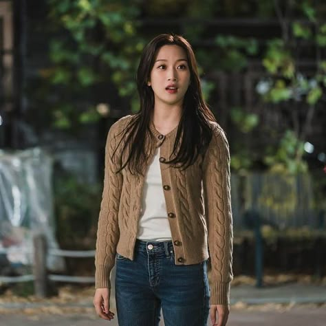 Hair Color For Warm Skin Tones, Lim Jukyung, Winter Outfits Korean, Moon Ka Young, The Secret Of Angel, Cardigan Korean, Kdrama Outfits, Moon Gayoung, Gossip Girl Outfits