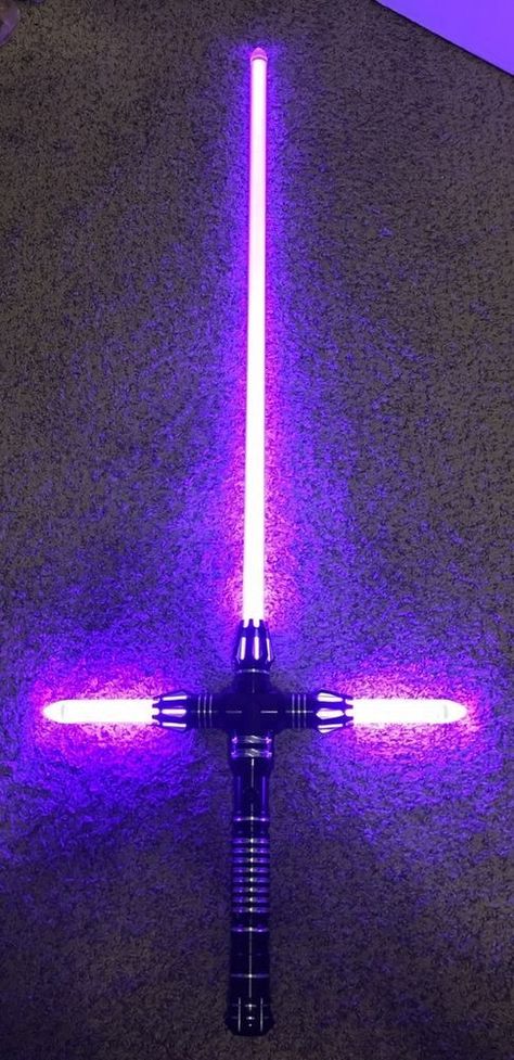 Crossguard Lightsaber, Purple Lightsaber, Kylo Ren Lightsaber, Star Wars Lightsaber, Purple Cross, Dnd Ideas, Star Wars Light Saber, Star Wars Rpg, Star Wars Collection