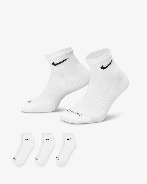 Nike Everyday Plus Cushioned Training Ankle Socks (3 Pairs). Nike.com Nike Socks Women, Nike Ankle Socks, White Nike Socks, Kawaii Logo, Womens Workout Shoes, Cute Nike Outfits, Nike Socks, Birthday Wish List, Cute Nike