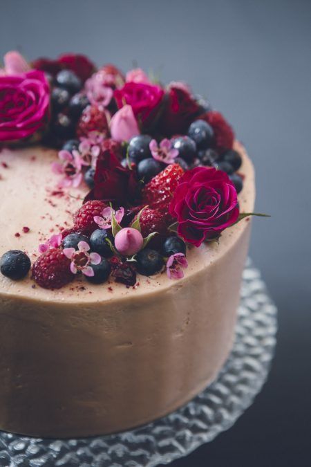 Chocolate Cake With Berries, Tårta Design, Cake With Berries, Easy Chocolate Cake, Pretty Cakes, Creative Cakes, Cake Inspiration, Cakes And More, Let Them Eat Cake