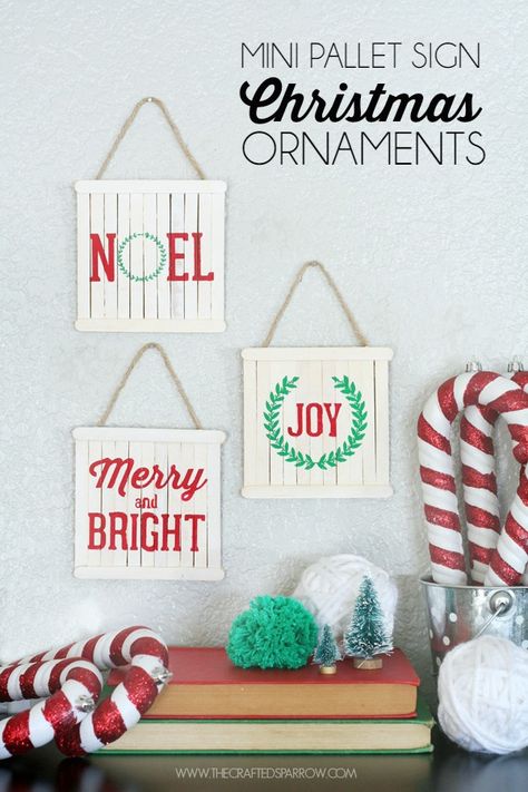 Mini Pallet Sign Ornaments - thecraftedsparrow.com Christmas Pallet Signs, Vintage Inspired Christmas Tree, Popsicle Stick Ornaments, Diy Popsicle, Rustic Crafts, Diy Christmas Decorations, Popsicle Stick Crafts, Popsicle Stick, Painted Sticks