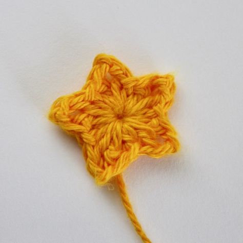 Tiny Stars Pattern – Vivid Kreations Tiny Crochet Star, Crochet Small Star Free Pattern, Crochet Star Earrings, Star Crochet Projects, Small Crochet Stars Free Pattern, Tiny Star Crochet Pattern, Crochet Shapes Flat, Free Christmas Crochet Patterns Easy, Crochet Small Star