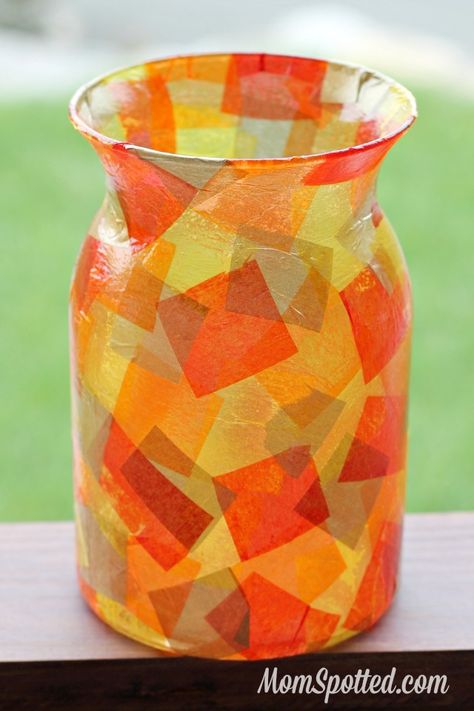 Modge Podge Jars Tissue Paper, Podge Modge Crafts, Tissue Paper Vase, Fall Mosaic, Easy Art Crafts, Vase Makeover, Fall Vase, Last Minute Birthday Gifts Diy, Decorated Vases