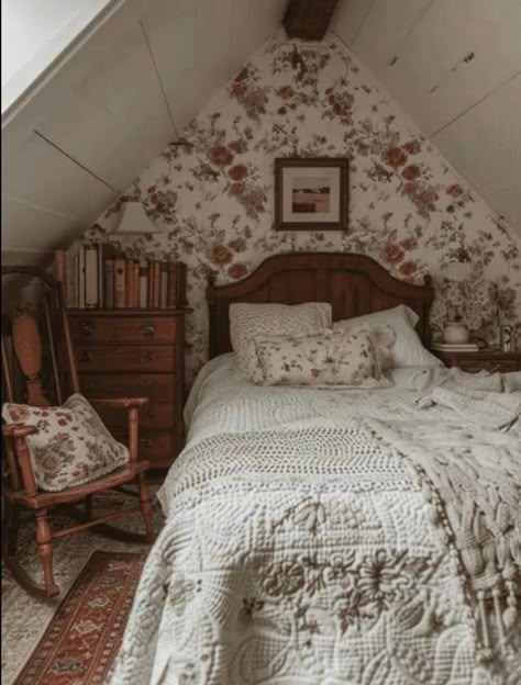 Room Diys, Cozy Houses, Ideal Bedroom, Attic Bedrooms, Lily Evans, Cottage Bedroom, Attic Bedroom, Vintage Room, Dream Room Inspiration