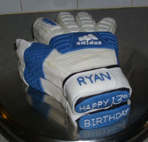 Goal Keeper Cake, Soccer Keeper, Sports Food Ideas, Cake Football, Soccer Ball Cake, Football Cakes, Ice Hockey Goalie, Keeper Gloves, Hockey Goal