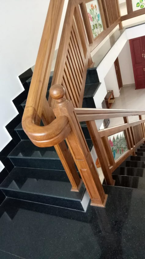 staircase, stair, interior, koloapp, wooden Wooden Relling For Home, Wooden Sidi Reling, Staircase Wood Design, Interior Staircase Railing, Reling Design Wood, Wooden Staircase Design Modern, Wooden Stairs Railing Design, Wooden Staircase Railing Modern, Wood Railing Design