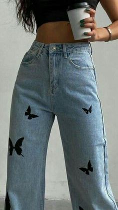 Jean Custom Ideas, Custom Pants Paint, Diy Jeans Refashion, Painting Pants, Paint Pants, Casual Outfits For Fall, Custom Jeans Diy, Denim Diy Clothes, Custom Jean