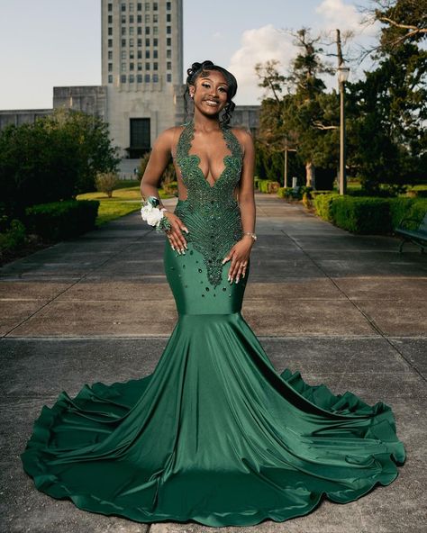 Dark Green Prom Dress, Green Prom, Mermaid Evening Gown, Green Mermaid, Prom Dress Inspiration, Cute Prom Dresses, Pretty Prom Dresses, Green Prom Dress, Prom Outfits