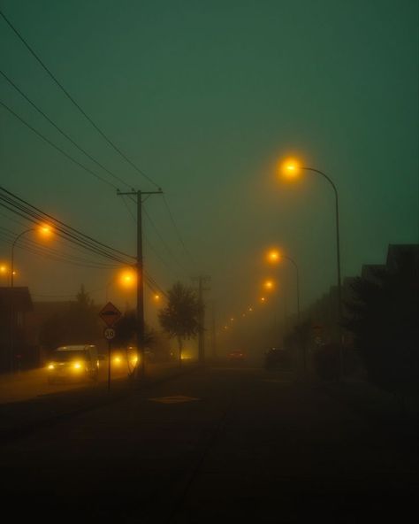 Foggy Night Photography, Dreamy Street Photography, Car Light Photography, Hazy Aesthetic Dark, Colour And Light Photography, Dark Streets Night, Corinnecore Aesthetic, Foggy Street Aesthetic, Mood Lighting Photography