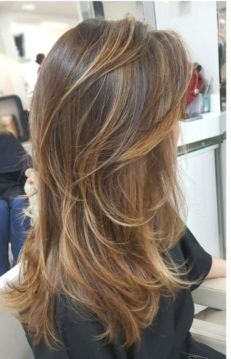 Blonde And Brunette, Rambut Brunette, Honey Brown Hair, Brown Hair Inspo, Bronde Hair, Brunette Hair With Highlights, Brown Hair With Blonde Highlights, Honey Blonde Hair, Brown Hair Balayage