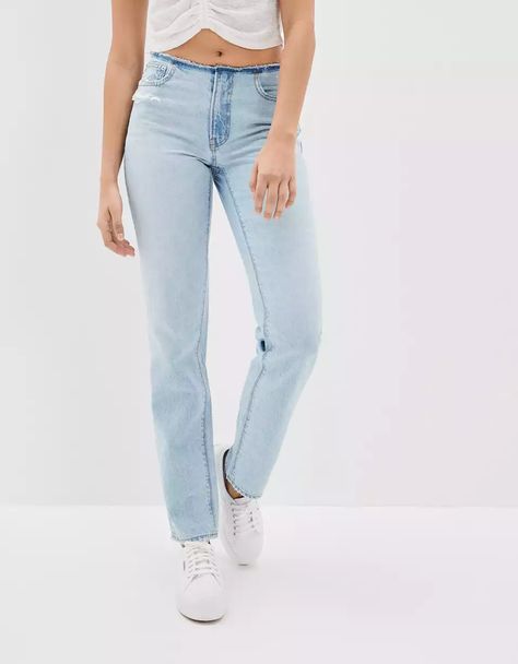 AE Low-Rise '90s Straight Jean Light Washed Jeans, Blue And White Jeans, Mom Jeans Style, Tomgirl Jeans, Blue Mom Jeans, Womens Jeggings, Ripped Mom Jeans, Distressed Mom Jeans, Slim Denim