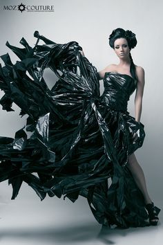 Trash Bag Fashion, Trash Bag Dress, Dress Fashion Photography, Edgy Photography, Fashion Photography School, Trash Fashion, Plastic Fashion, Recycled Dress, Plastic Dress