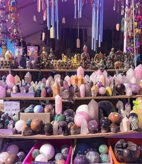 Beautiful! Heavenly crystal shop displays rose quartz sphere points terminated crystals Different Types Of Crystals, Carcase Iphone, Crystal Room, Crystal Vibes, Crystal Aesthetic, Types Of Crystals, Spiritual Crystals, Pretty Rocks, Crystal Healing Stones