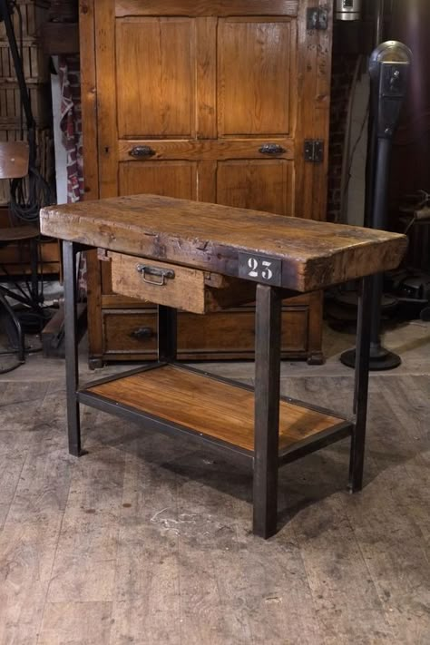 Coffee Machine Table, Wood Inspiration, Industrial Workbench, Farmhouse Table Plans, Pallet Crates, Rustic Country Home, Rustic Bench, Industrial Living, Vintage Industrial Furniture