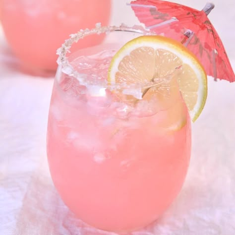 Pink Señorita {Pink Lemonade Margaritas} - Miss in the Kitchen Dusty Pink Aesthetic, Pink And Yellow Aesthetic, Pink Lemonade Margarita, Pink Lemonade Cookies, Pink Lemonade Recipes, Pretty Cocktail, Easy Drinks To Make, Lemonade Birthday, Drinks To Make