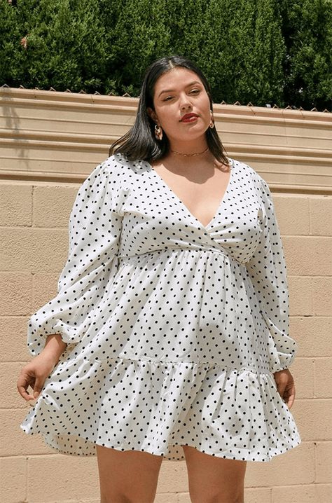 Plus Size Street Style, Plus Size Posing, Chubby Fashion, Plus Size Mini Dresses, Curvy Girl Fashion, Curvy Girl Outfits, Curvy Outfits, Look Plus, Brick Wall