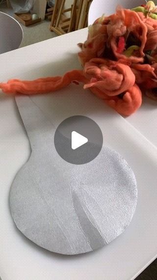 Felt Doll Tutorial, Nuno Felting Tutorial, Fabric Art Tutorials, Wet Felting Tutorial, Felted Vessels, Tovad Ull, Felted Bags, Felted Bowls, Felt Yarn