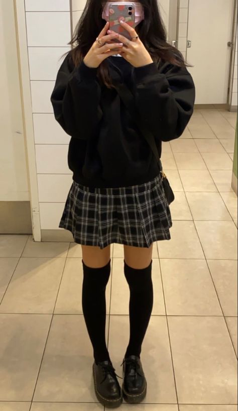 Plaid skirt outfit with doc martens Plaid Skirt Outfit Aesthetic, Outfit With Doc Martens, Knee Socks Outfits, Tracy Sohn, Knee High Socks Outfit, High Socks Outfits, High Knee Socks Outfit, Skirt Outfits Aesthetic, Tartan Mini Skirt