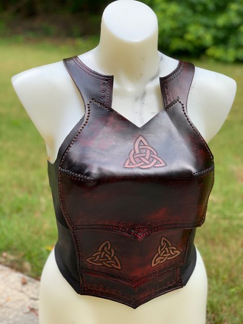 Leather Bodice, Leather Armor, Fantasy Costumes, Armors, Women's Costumes, Custom Leather, Leather Craft, Hand Sewn, Leather Handmade