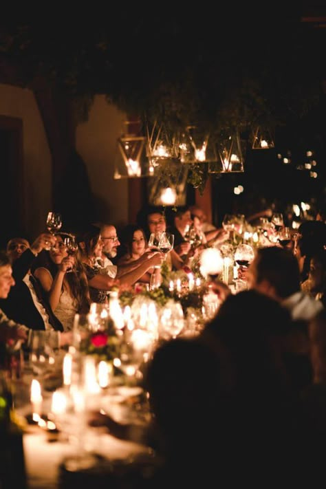 Candlelit Wedding, Dinner Party Wedding, Wedding At Home, Engagement Dinner, Outdoor Dinner Parties, Dinner Event, Candlelit Dinner, Restaurant Wedding, Party Photography