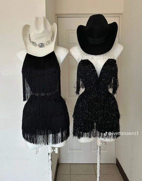 Outfit Latina, Surprise Dance Outfits, Vestidos Country, Cowgirl Style Outfits, Fest Outfits, Latina Fashion Outfits, Western Wear Outfits, Looks Country, Mexican Outfit