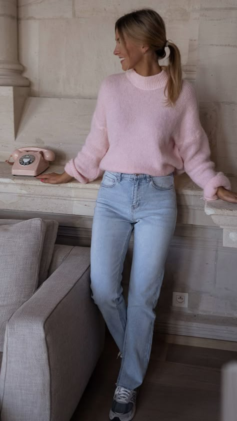 Pink Turtleneck Outfit, Pink Sweater Outfit Winter, Pink Sweater Outfit, Clothes Europe, Baby Pink Sweater, Pull Rose, Turtleneck Outfit, Light Pink Sweaters, Perfect Sweater