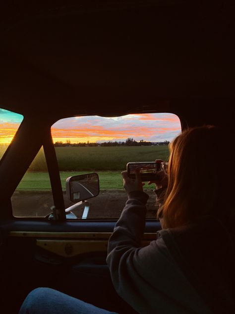 I Was Never There, Oregon Sunset, Meet Me There, Stuff To Do With Friends, 2025 Moodboard, Sun Aesthetic, Chasing Sunsets, Vsco Aesthetic, Sun Nature