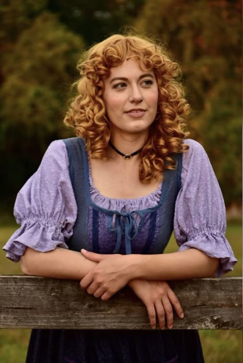 Rosie Cotton Costume, Hobbit Female Costume, Rosie Cotton Lotr, Female Hobbit Costume, Hobbit Costume Female, Hobbit Picnic, Female Hobbit, Hobbitcore Fashion, Fairy Costume Makeup