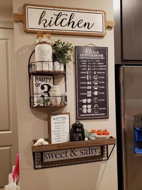 Diy Cozinha, Diy Farmhouse Ideas, Kitchen Decor Ideas, Farmhouse Decor Living Room, Farmhouse Country, Kitchen Redo, Farmhouse Kitchen Decor, Updated Kitchen, Kitchen Makeover